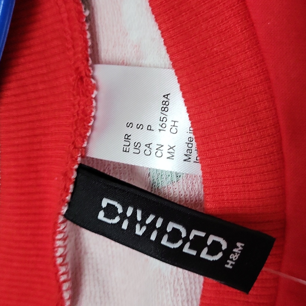 H&M 100% Cotton Red Floral Lightweight Sweatshirt Size Small, New With Tags - Picture 4 of 8